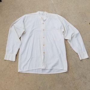 Round collar button down